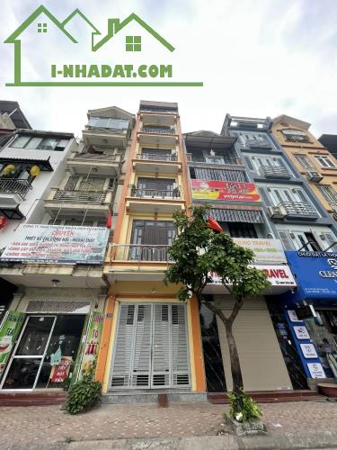 Bán nhà Trung Kính 1 căn tựa shophoues kinh doanh đỉnh oto tránh, vỉa hè rộng