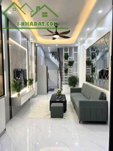 Bán Nhà Đẹp Khu Yên Hòa, Cầu Giấy – 40m², 5 Tầng, 4 Phòng Ngủ, Ngõ Nông, Gần Phố, Chỉ Hơn - 4