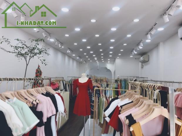 Gấp bán nhà Thủ Đức, dt 240m2 chỉ 34 tỷ, Mt Võ Văn Ngân, phố ẩm thực thời trang. - 2
