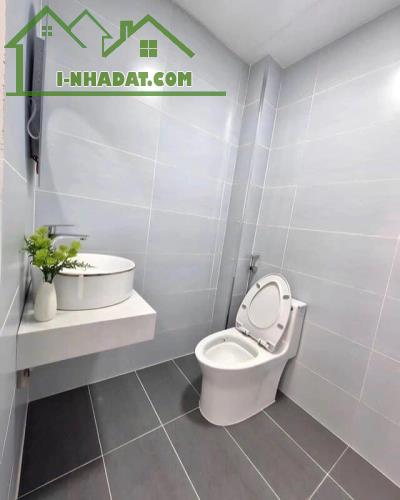 BÁN NHÀ MỘT TRỆT MỘT LẦU GẦN CÂY XĂNG ĐỨC HƯNG ĐỒNG KHỞI - 4