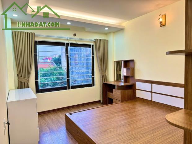 Bán nhà Đàm Quang Trung,Long Biên 5 tầng,30m oto đỗ cổng nhỉnh 5 tỷ - 2