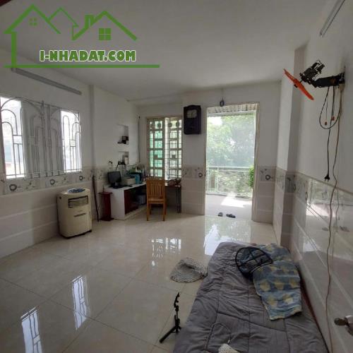 Bán nhà nở hậu đường nguyễn văn quá quận 12 72m2 2 tầng giá chỉ 4 tỷ 2 TL - 1