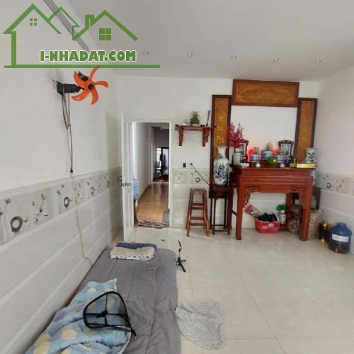 Bán nhà nở hậu đường nguyễn văn quá quận 12 72m2 2 tầng giá chỉ 4 tỷ 2 TL