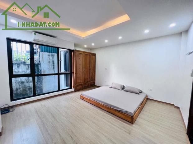 Bán nhà Gấp phố TÔN ĐỨC THẮNG 38m2 6T 6,6 TỶ, Nội thất xịn Sò, Ngõ Thông KD 3 bước ra phố