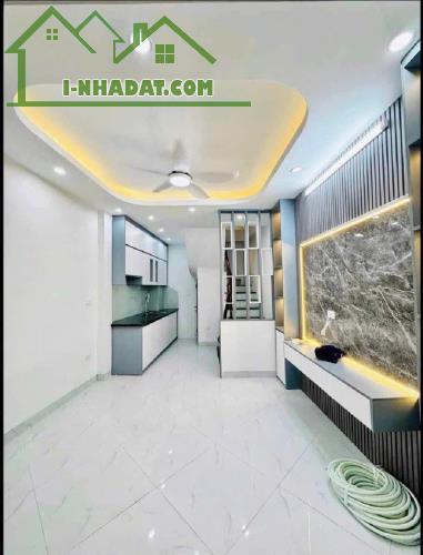 Ba gác đỗ cửa - ngõ thông tứ tung - Ôtô tránh 50M - nhà chủ tự xây mới kính koong. Bạch Đằ