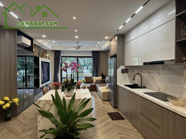 Bán nhà Đẹp Việt Hưng, Long Biên, 50m2, 7T thang máy, Gara, Oto tránh, Gần phố. Nhỉnh 13tỷ - 2