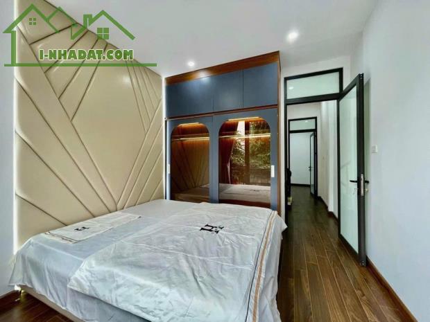 MỸ ĐÌNH.34m² .NHÀ ĐẸP KINH DOANH - VỊ TRÍ HIẾM - NGÕ THÔNG - Ô TÔ NHỎ QUA NHÀ.Chỉ 6.x - 1
