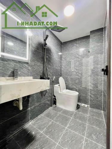 MỸ ĐÌNH.34m² .NHÀ ĐẸP KINH DOANH - VỊ TRÍ HIẾM - NGÕ THÔNG - Ô TÔ NHỎ QUA NHÀ.Chỉ 6.x