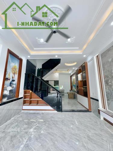 Chủ gửi bán nhà lầu trệt Hoá An đường thông 6M DT 5x20 SHR hoàn công