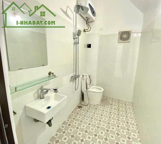 Bán nhà Khâm Thiên, vị trí đẹp, 25,5m2 x 4 tầng, 5,9 Tỷ có thương lượng - 2