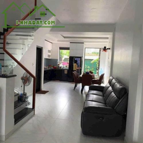 NHÀ TRƯỜNG THỌ, HẺM 9M, GẦN TRƯỜNG HỌC, 3 TẦNG HOÀN CÔNG, 184M2 (4.8x40)M, CHỈ 10.8 TỶ.