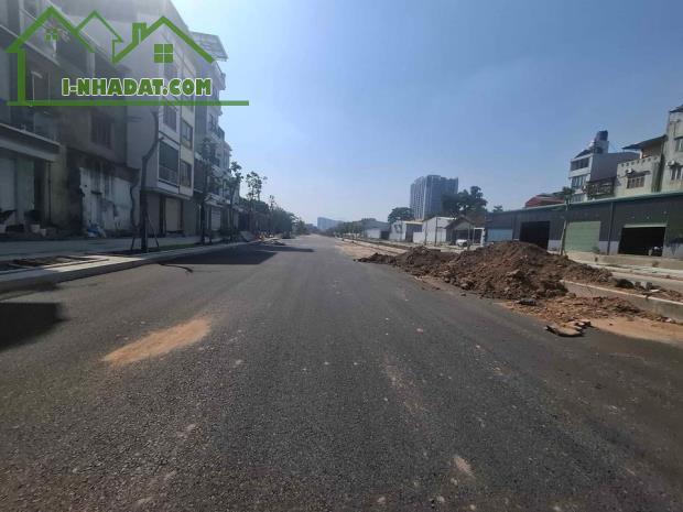 CC GỬI BÁN MẢNH ĐẤT ĐỨC GIANG 44m x 3,8m. ĐƯỜNG OTO TRÁNH, 10M RA ĐƯỜNG 24M NỐI NGỌC THUỴ