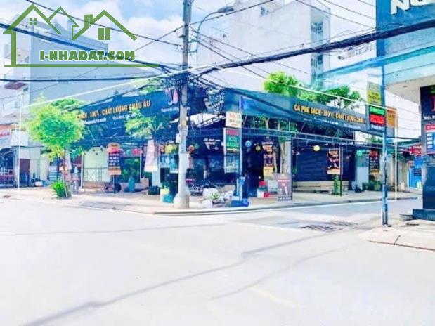 Cho thuê nhà góc 2 MT 377 Nguyễn Văn Khối, Phường 8, Quận Gò Vấp. DT 400m2 chỉ 140tr