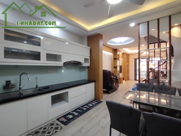 Bán nhà phố Bồ Đề, Long Biên, 48m2, Gần Hồ, Oto vào nhà. Full Nội Thất - 2