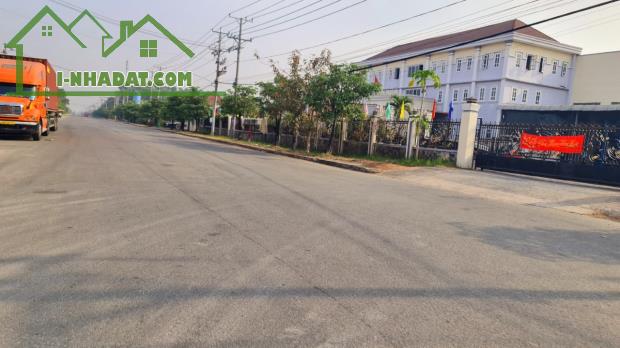 cho thuê kho xưởng 5.000m2 ở Đức Hòa, Long An giá 300tr/tháng Lh: 0949 861 287