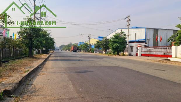 cho thuê kho xưởng 5.000m2 ở Đức Hòa, Long An giá 300tr/tháng Lh: 0949 861 287 - 1