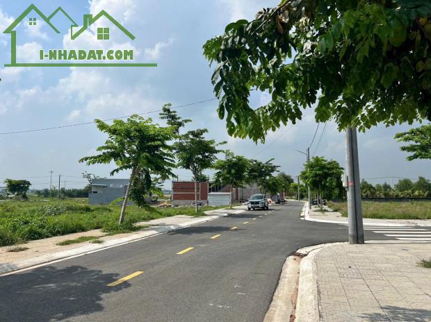 TÀI CHÍNH 1 TỶ 1 MUA ĐẤT Ở LONG ĐIỀN ĐỪNG BỎ QUA LÔ NÀY DIỆN TÍCH 200 MÉT SẴN THỔ CƯ KDC