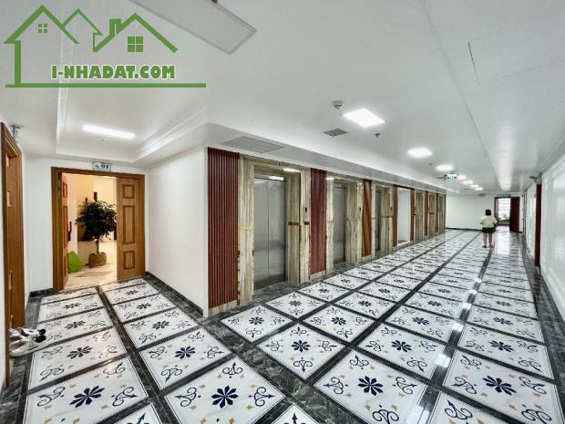 Bán căn hộ Hoàng Đạo Thúy, 82m2, lô góc view trường học, nội thất đẹp, có slot ô tô, 6 tỷ