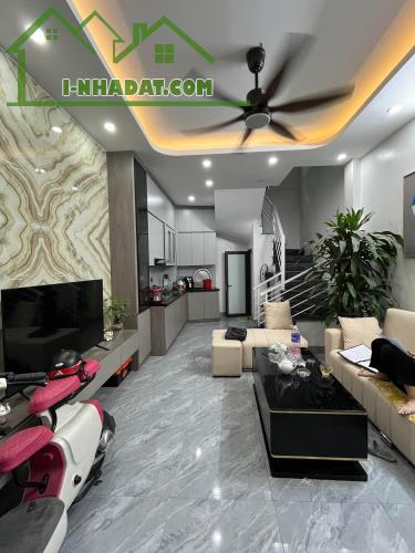 Bán Gấp Nhà Phố Vĩnh Tuy, 34m2, Cách Phố Chỉ 20m.m, Hàng Xóm Time city. - 2
