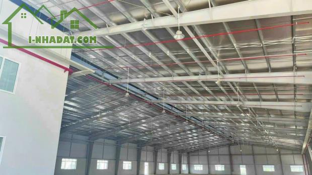 Cho thuê 2800m2 XƯỞNG mới 100% ,Tân Uyên ,Gía :220 triệu/tháng , PCCC tự động , đường cont - 3