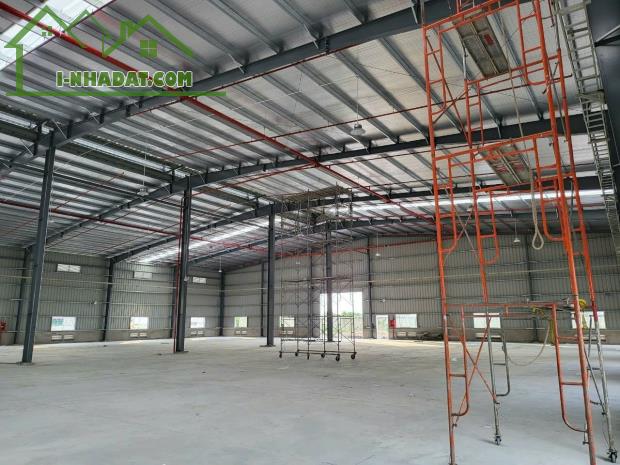 Cho thuê 2800m2 XƯỞNG mới 100% ,Tân Uyên ,Gía :220 triệu/tháng , PCCC tự động , đường cont - 2