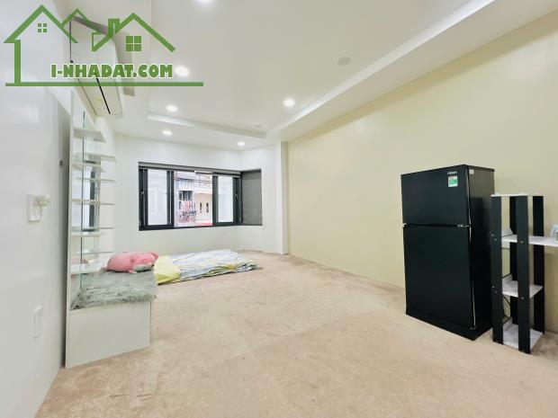 Studio cửa sổ full nội thất đường Âu Dương Lân Quận 8