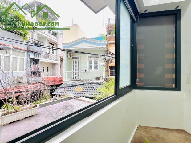 Studio cửa sổ full nội thất đường Âu Dương Lân Quận 8 - 3