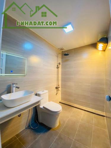 TRUNG KÍNH nhà đẹp full nội thất ở ngay, 52m2*5T, ô tô, kd chỉ với 10.1 tỷ