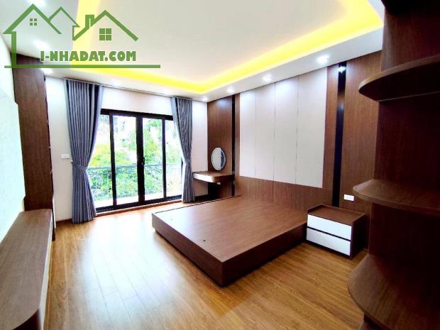 Bán Nhà Phân Lô Ô Tô Vào Nhà - Phố Giải Phóng, 8 Tầng Thang Máy, MT 7.8m, DT 67m² - View - 1