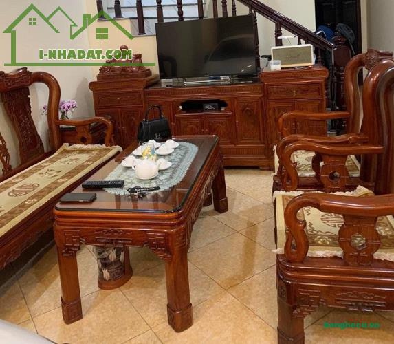 Hơn 5 tỷ có 35m2 sẵn 5 tầng Lạc Long Quân - cách ngõ ô tô 30m