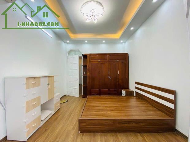 Nhà đẹp Phố Trung Kính, trung tâm quận, lô góc 3 thoáng, 53m2 - 4 tầng, giá cực tốt. - 2