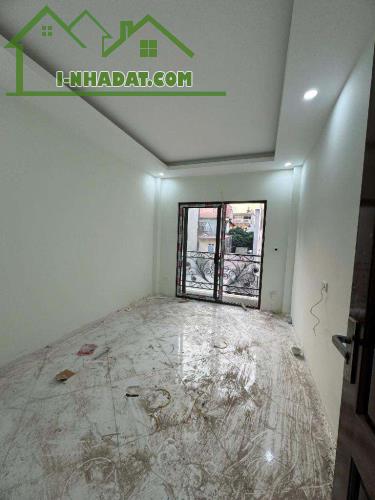 Nhà Ngọc Hồi 50m2, ô tô tránh 20m, gần phố lớn, giá nhỉnh 5 tỷ.