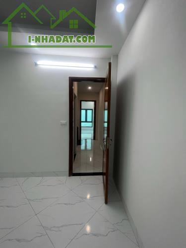 BÁN NHÀ TT NHỔN 42m2 MT 4,2m OTO ĐỖ CỬA - 2