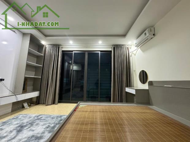 Baán Nhà YÊN LỘ 1 nhà ra oto tránh-Diện tích 38m-Mặt tiền 4.6- Hướng ĐN-Giá Baán 6.08 Tỷ - 3