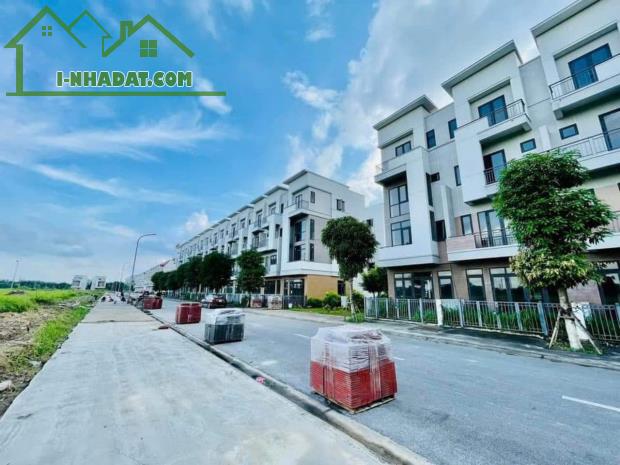 Bán nhanh shophouse 4 tầng, vừa ở vừa kinh doanh, sát chung cư, vị trí đẹp