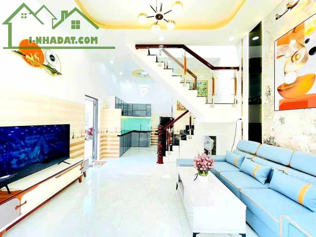 4.3 TỶ CĂN GÓC HẺM OTO 6M GẦN EMART 2 - NGANG RỘNG 4.2 - 4
