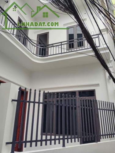 BÁN GẤP NHÀ 3 TẦNG NGÕ PHỐ LÝ BÔN, DT=76M2,MT12M, GIÁ CHỈ 3,1 TỶ