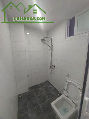 🏠 Nhà đẹp về ở ngay ,trung tâm hoàng cầu DT 30m 5t.mt 3.2 m thoáng trước thoáng sau( giá - 2