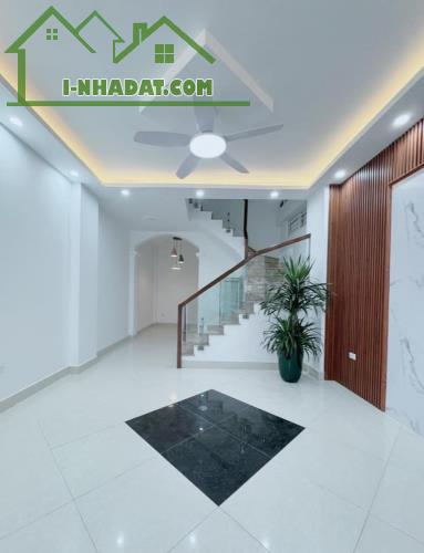 SIÊU HIẾM!!! CHỈ NHỈNH 5 TỶ SỞ HỮU NHÀ NGÔ GIA TỰ - 50M2 - GẦN BIGC LONG BIÊN - NGÕ THOÁNG - 2