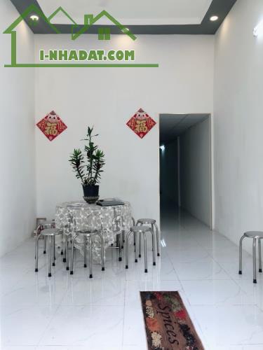 Nhà chung cư Q5 ngay  chợ, 60m2, 1T 1 lửng, SH riêng, nhỉnh 2 tỷ.