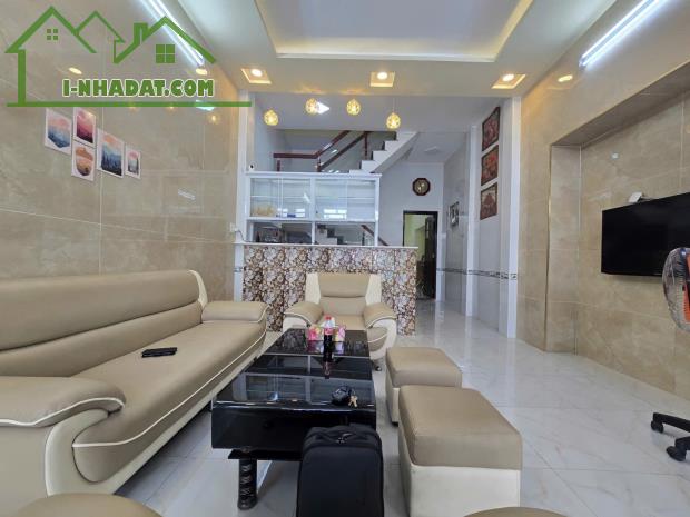 BÙI ĐÌNH TUÝ - HXH - NHÀ ĐẸP 4PN - NỞ HẬU - 64M2 MÀ GIÁ CHỈ 6,9 TỶ - 3
