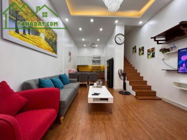 HÀM NGHI,HAI MẶT NGÕ, 10M RA PHỐ, HIẾM NHÀ BÁN.38m²× 3 . Giá Nhỉnh 8 tỷ. 0876196866.