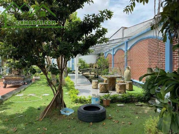 Giảm thêm 5  tỷ , Bán Biệt Thự ,1300m2  ,đường Thủ Khoa Huân , QL13  gần Aeon  BÌNH DƯƠNG - 1