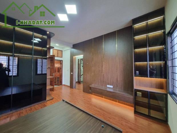 HIẾM TRONG TẦM GIÁ - PHÂN LÔ - VIEW HỒ - NHÀ MỚI FULL NỘI THẤT - BÁN NHÀ NGỌC THỤY - 30MX - 5