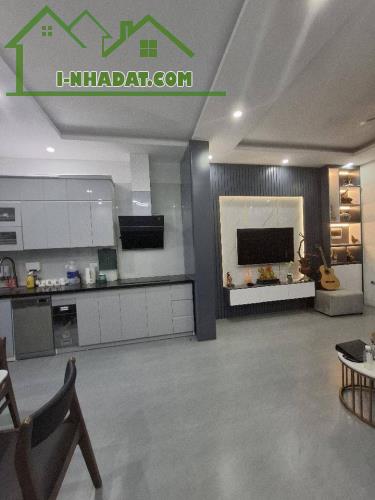 SIÊU HIẾM - NGÕ TRƯỚC Ô TÔ THÔNG -  KINH DOANH -DÂN TỰ XÂY - BÁN NHÀ NGỌC THỤY -  43MX 5 T - 2