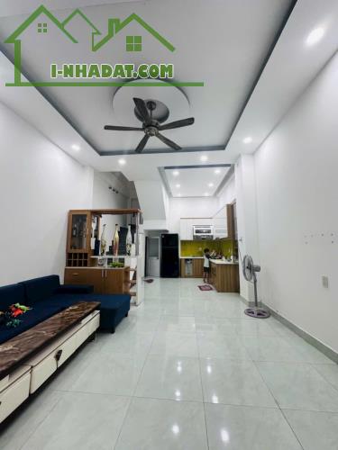 NHÀ 4 TẦNG HẺM VÕ TRỨ GẦN CHỢ XÓM MỚI, 47M2, 6PN, GIÁ CHỈ 3 TỶ 800