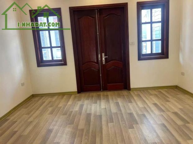 Bán nhà Phân lô Phố Hoàng Văn Thái 55/60m 4T Mt4,2m – Gara ôtô – Giá 15,8Tỷ_ LH 0795986686