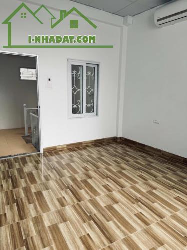 Rất Hiếm, nhà Tây Hồ 35m xây 4 tầng giá 5,7 tỷ nhà đẹp ở luôn