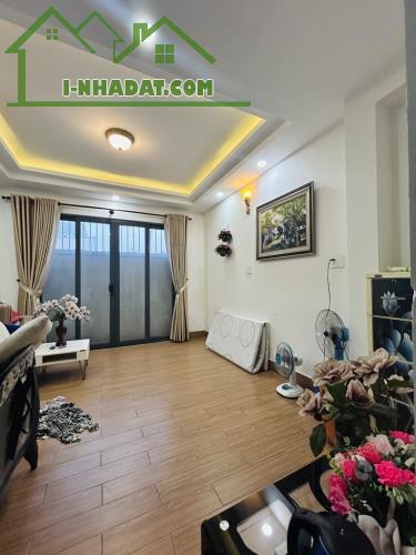 Bán Nhà Quận 7_P.Tân Hưng_56M2 +4Tầng_4PN_HXH,Hoàn Công Đủ,Sát MT,MỚI Ở NGAY,Chỉ 9.5 Tỷ. - 2
