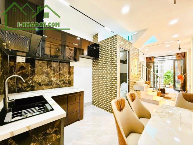 SIÊU PHẨM 2 TẦNG - DTSD 72 M2 - NỘI THẤT XỊN SÒ - KỀ BÊN VINCOM QUANG TRUNG - GÒ VẤP. - 1